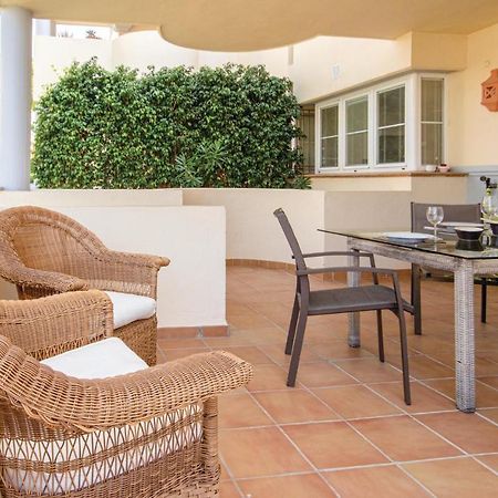 Beautiful Apartment In Marbella-Cabopino With 2 Bedrooms, Wifi And Outdoor Swimming Pool Kültér fotó