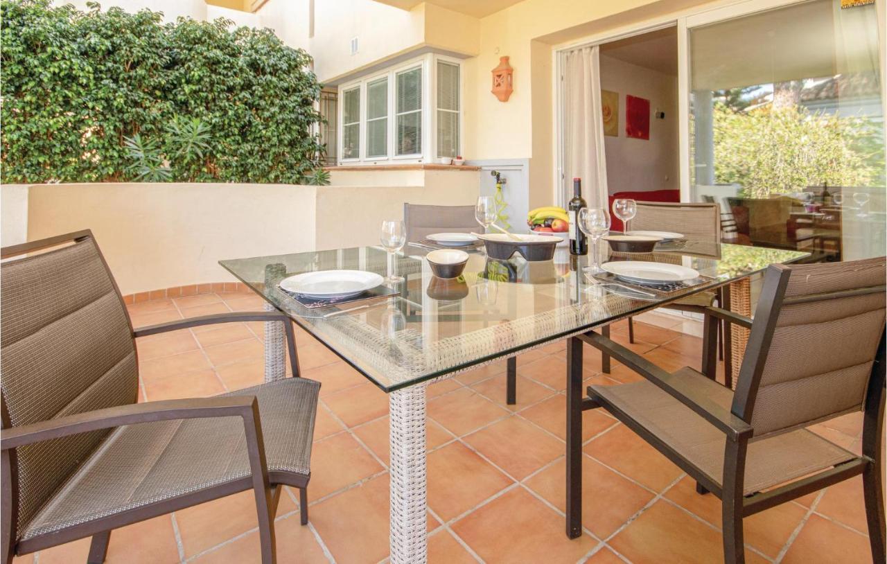 Beautiful Apartment In Marbella-Cabopino With 2 Bedrooms, Wifi And Outdoor Swimming Pool Kültér fotó